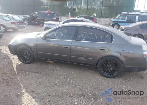 2005 Nissan Altima 2.5 S from USA, damaged, VIN 1N4AL11D25N468833